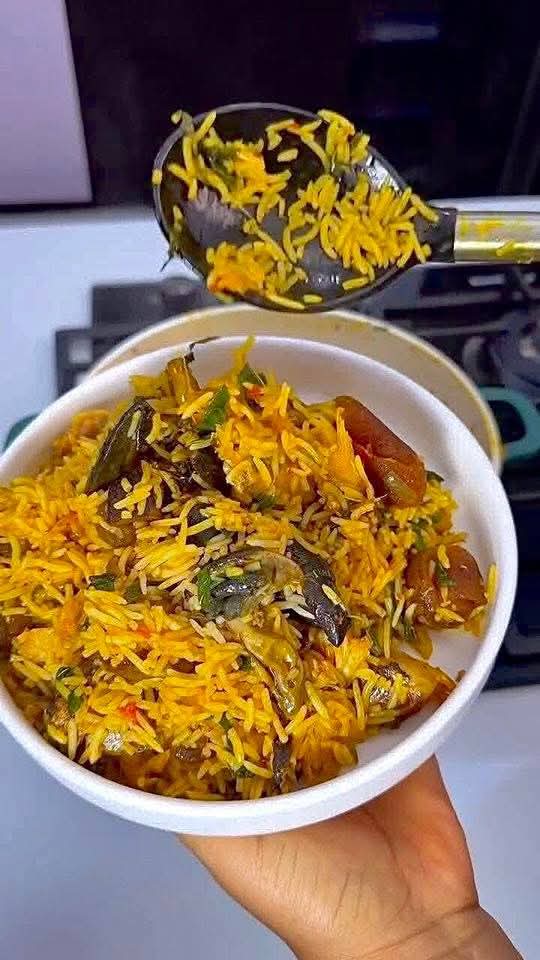 feature image for how to cook red oil rice