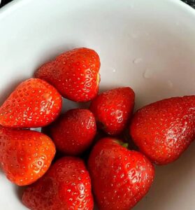 wash your strawberry