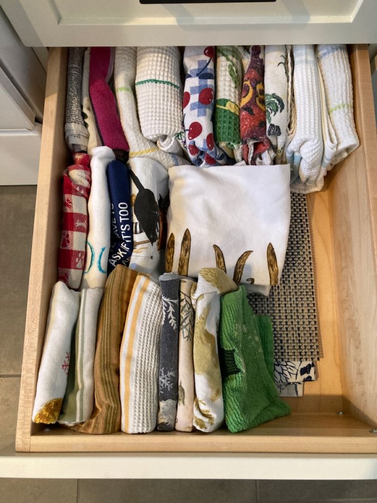 Kitchen Towel Folding